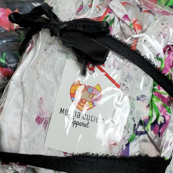 LINGERIE SATEEN LACE ONE PIECE WHITE FLORAL SLEEP SET - Picture 3 of 4